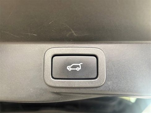 Used 2017 Land Rover Range Rover Sport HSE image 15