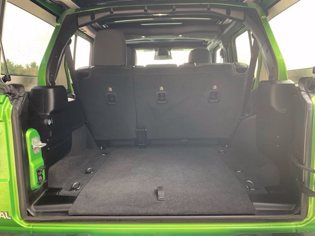 Used 2025 Jeep Wrangler Unlimited Sport AWD/4WD image 13
