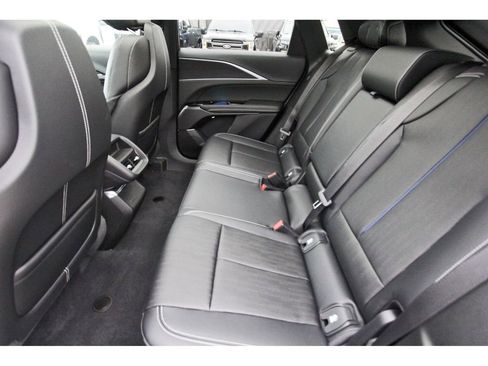 New 2026 Cadillac Lyriq Sport image 7