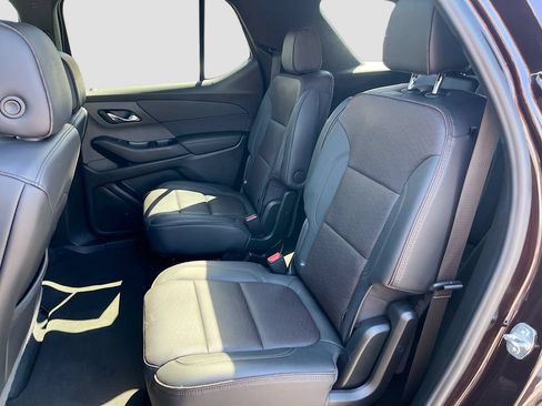Used 2023 Chevrolet Traverse High Country FWD image 26