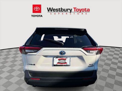 Certified 2022 Toyota RAV4 XLE Premium AWD/4WD image 7