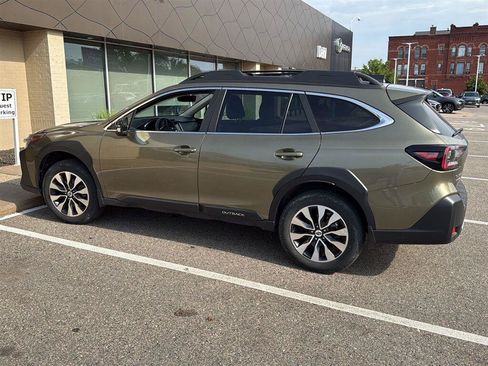 Used 2024 Subaru Outback Limited AWD/4WD image 12