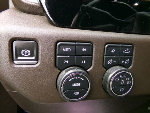 Used 2024 Chevrolet Silverado 3500 LTZ w/ LTZ Plus Package image 21