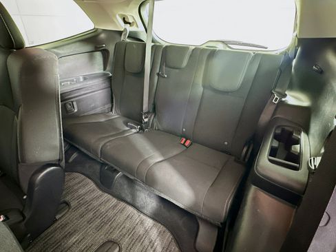 Used 2024 Subaru Ascent Premium image 32