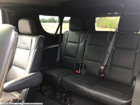 Used 2021 Cadillac Escalade ESV Sport image 13