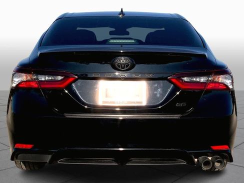 Used 2021 Toyota Camry SE w/ Carpet Mat Package (TMS) image 4