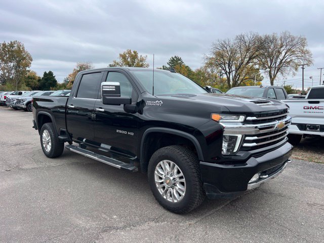 Used 2022 Chevrolet Silverado 2500 High Country w/ Safety Package II AWD/4WD image 3