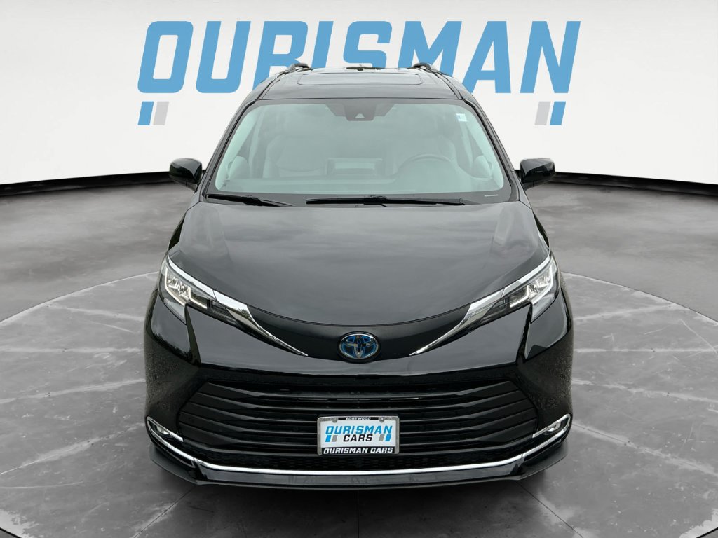 Used 2021 Toyota Sienna XLE w/ XLE Plus Package FWD image 9