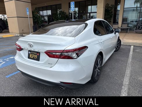 Used 2023 Toyota Camry XLE image 3