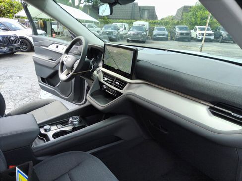 New 2026 Ford Explorer Active image 23