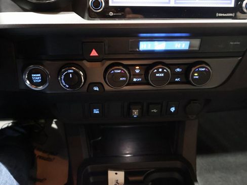 Used 2023 Toyota Tacoma TRD Sport image 27