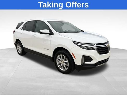 Used 2023 Chevrolet Equinox LT w/ Driver Convenience Package AWD/4WD image 1