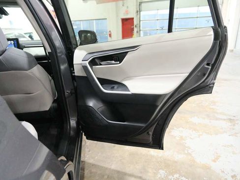 Used 2021 Toyota RAV4 XLE w/ Convenience Package image 25