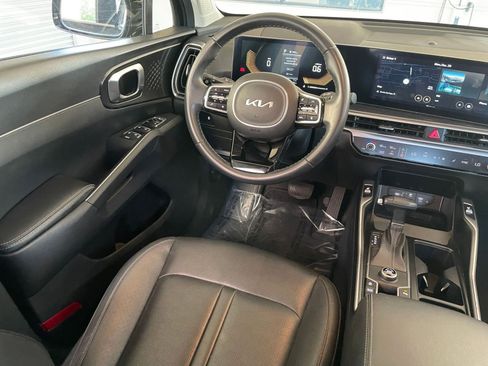 Used 2024 Kia Sorento S image 34