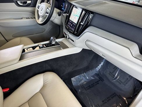 Certified 2023 Volvo XC60 B5 Plus w/ Protection Package Premier FWD image 15