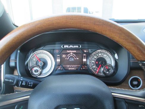 Used 2021 RAM 1500 Limited AWD/4WD image 13