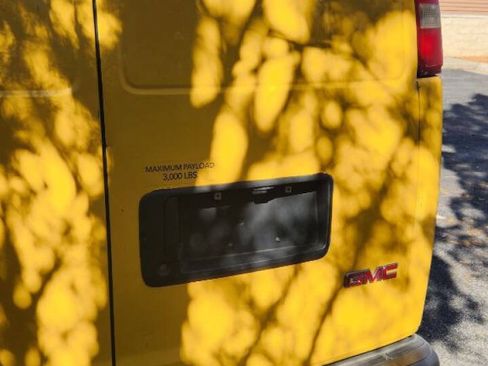 Used 2012 GMC Savana 2500 Extended RWD image 13