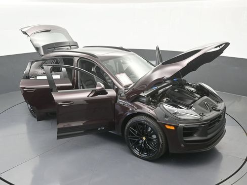 Used 2025 Porsche Macan GTS AWD/4WD image 75