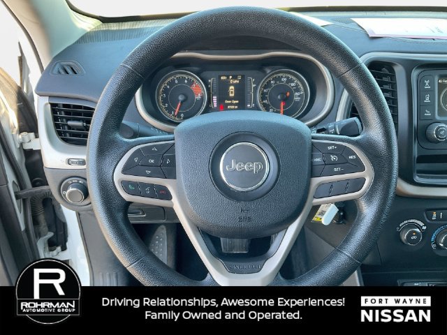 Used 2017 Jeep Cherokee Sport AWD/4WD image 19
