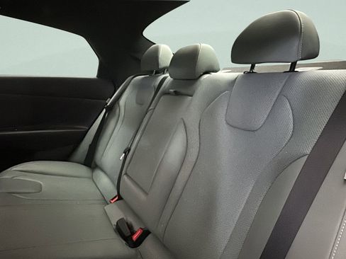 Certified 2024 Hyundai Elantra Limited image 13