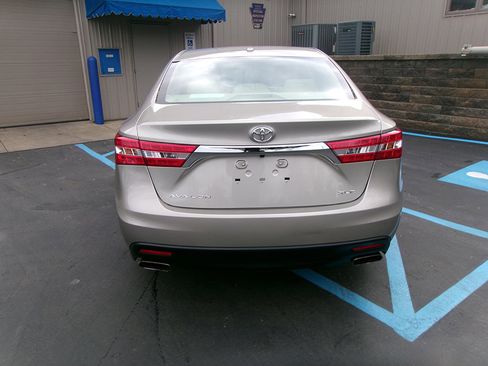 Used 2015 Toyota Avalon XLE image 4