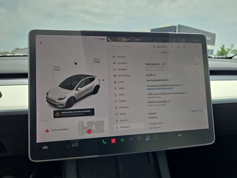 Used 2022 Tesla Model Y Long Range AWD/4WD image 29