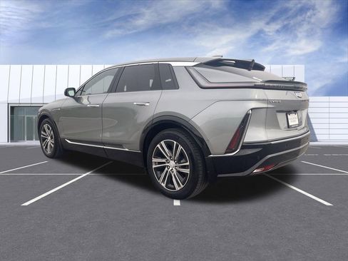 Certified 2024 Cadillac Lyriq Luxury image 6