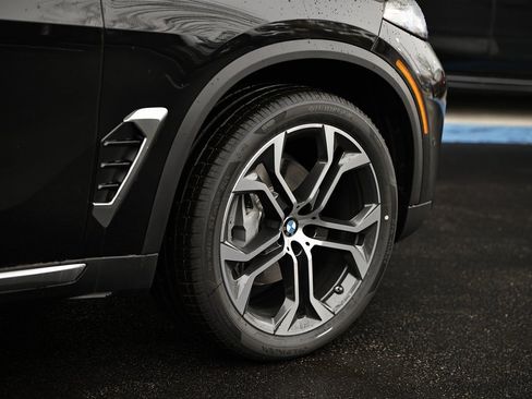 New 2026 BMW X5 xDrive40i w/ Climate Comfort Package image 5