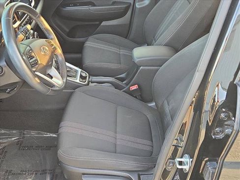 Used 2023 Hyundai Venue SEL FWD image 16