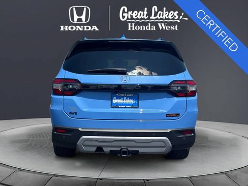 Used 2025 Honda Pilot TrailSport image 4