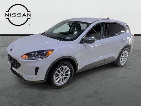 Used 2022 Ford Escape SE w/ Cold Weather Package image 1