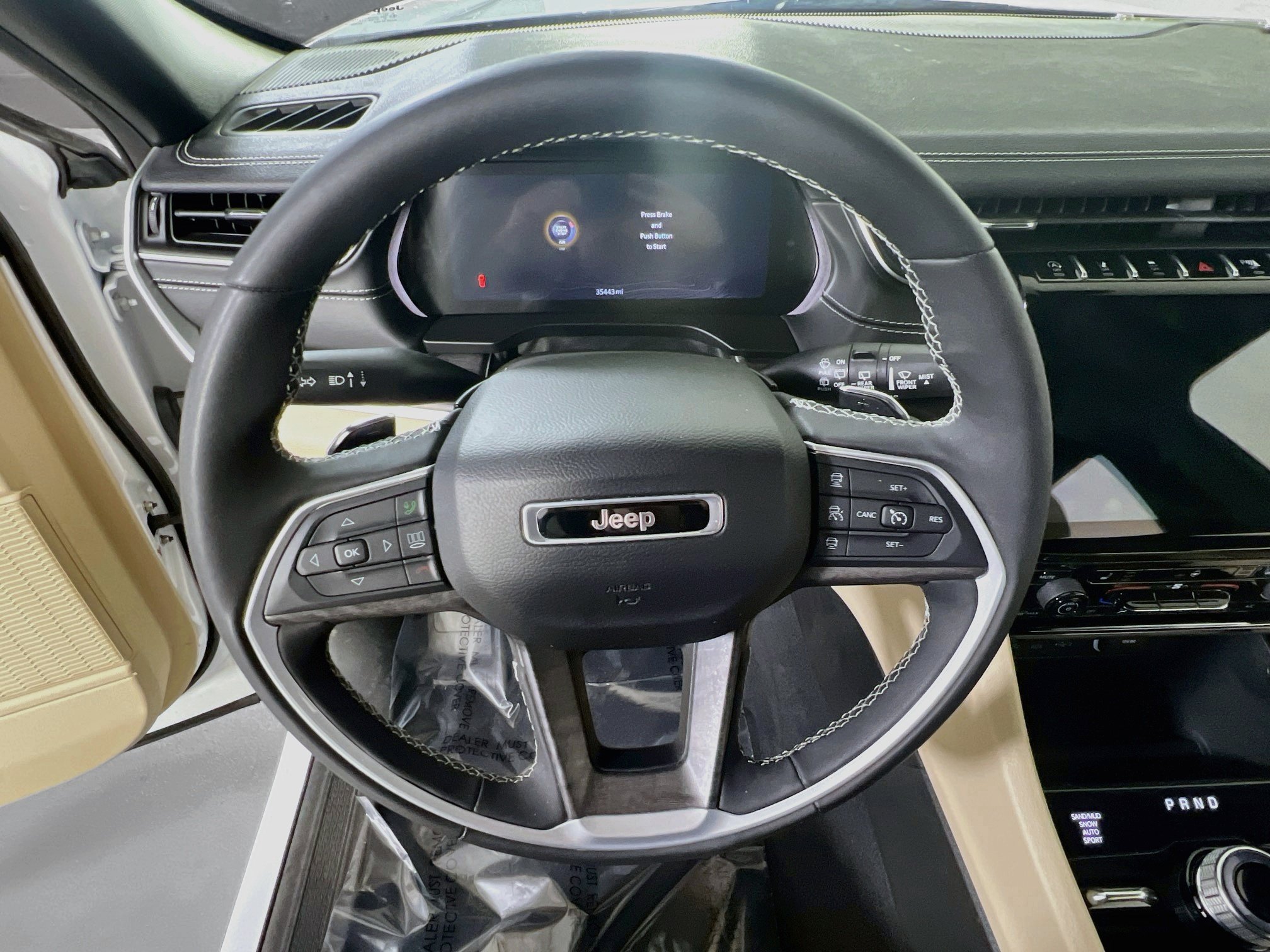 Used 2023 Jeep Grand Cherokee Limited AWD/4WD image 11