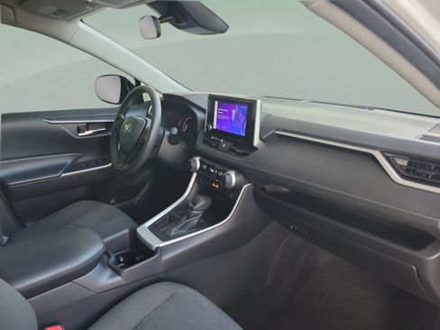 Used 2024 Toyota RAV4 XLE FWD image 31