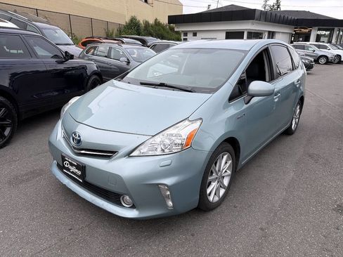 Used 2014 Toyota Prius V Five FWD image 1