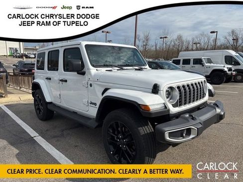 Used 2025 Jeep Wrangler Sahara image 4