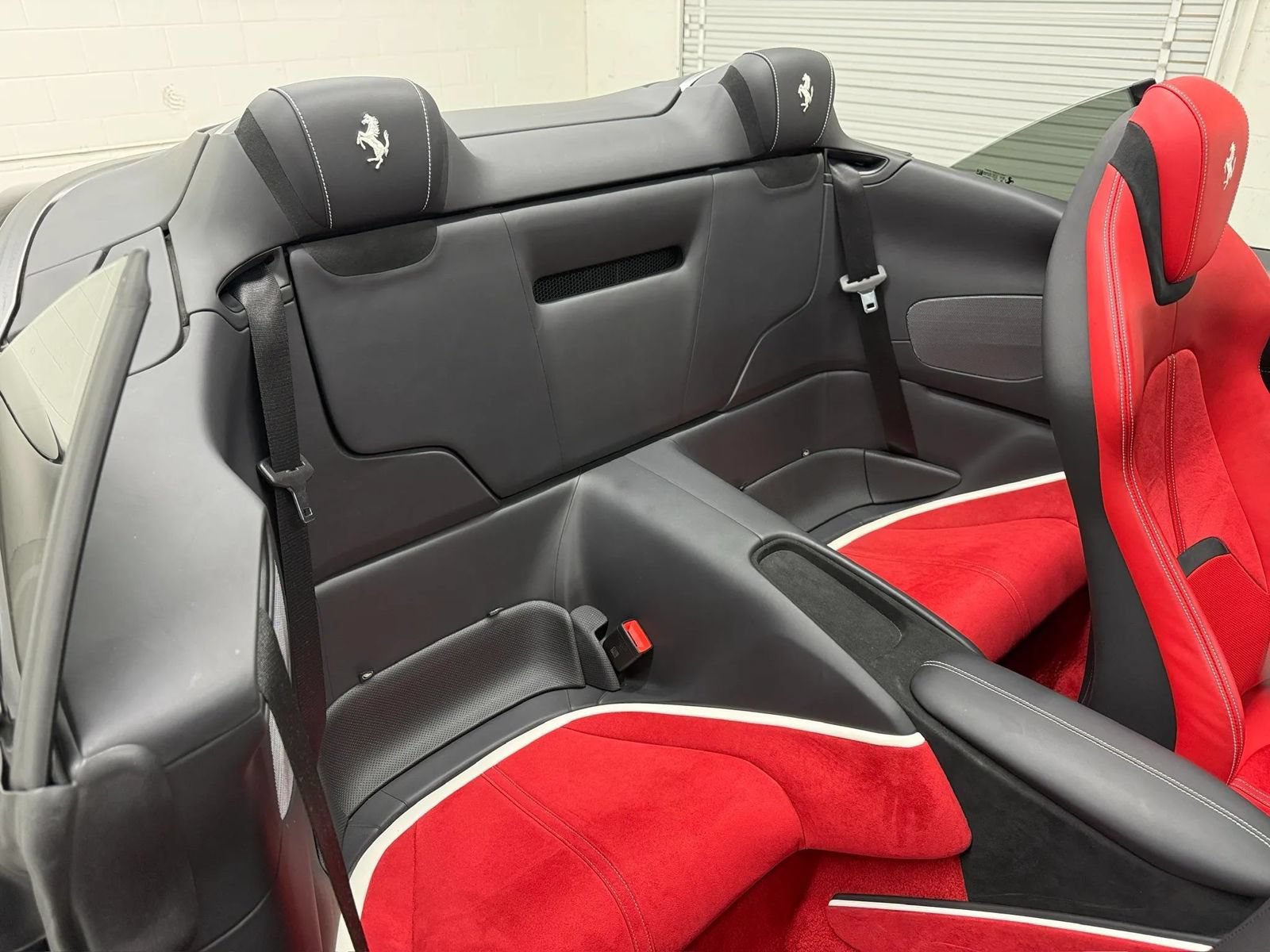 Used 2025 Ferrari Roma Spider RWD image 13