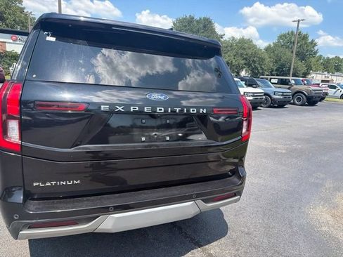 Used 2025 Ford Expedition Platinum AWD/4WD image 7
