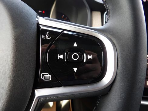 New 2026 Volvo XC90 B6 Plus w/ Protection Package Premier AWD/4WD image 19