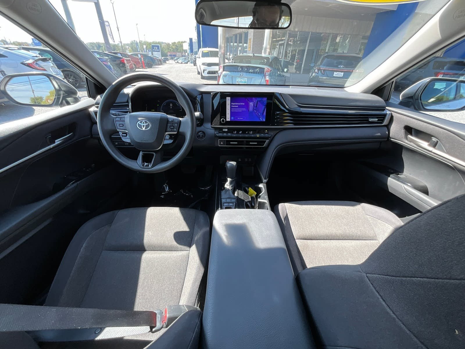 Used 2025 Toyota Camry LE FWD image 6