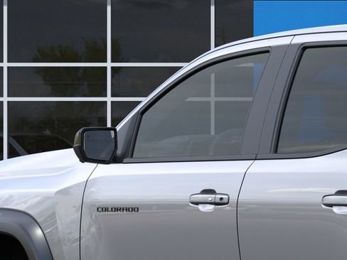 New 2026 Chevrolet Colorado ZR2 w/ Technology Package AWD/4WD image 36