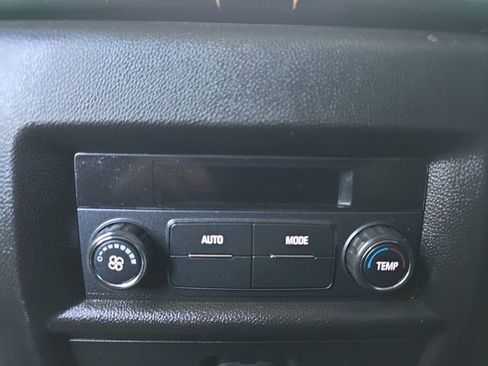 Used 2019 Chevrolet Traverse LT image 26