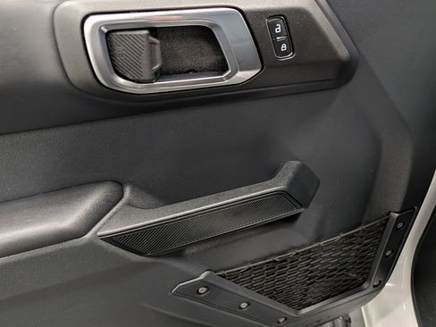 Used 2025 Ford Bronco Outer Banks AWD/4WD image 12