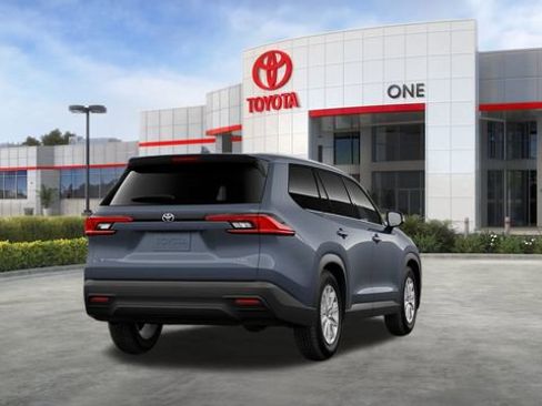 New 2026 Toyota Grand Highlander XLE image 10