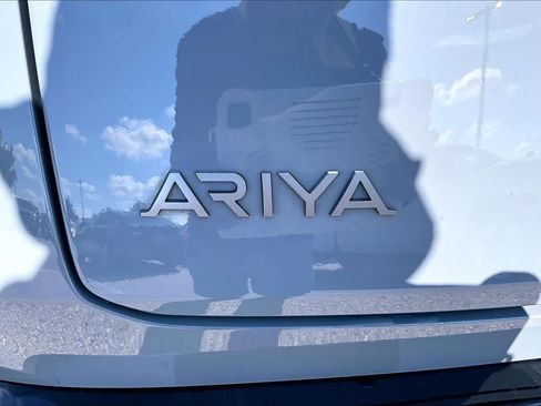 Used 2024 Nissan Ariya AWD image 9
