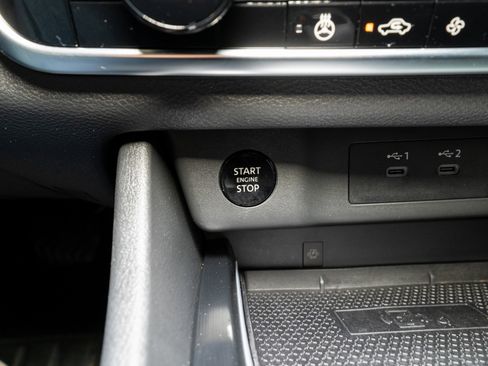 Used 2024 Nissan Rogue SL image 22