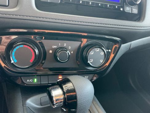 Used 2022 Honda HR-V LX image 22