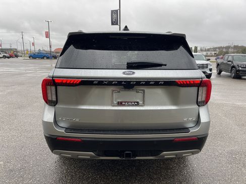 Used 2025 Ford Explorer Active w/ Active Comfort Package AWD/4WD image 4