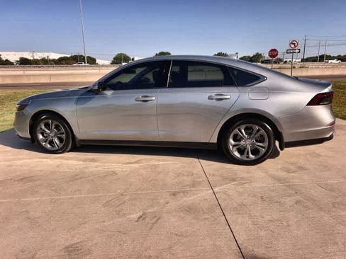 Used 2024 Honda Accord EX image 4