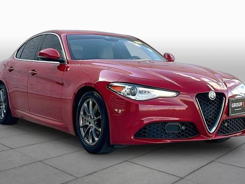 Used 2020 Alfa Romeo Giulia w/ Cold Weather Package RWD image 3