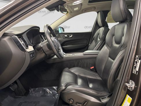 Used 2022 Volvo XC60 B5 Inscription w/ Climate Package AWD/4WD image 9